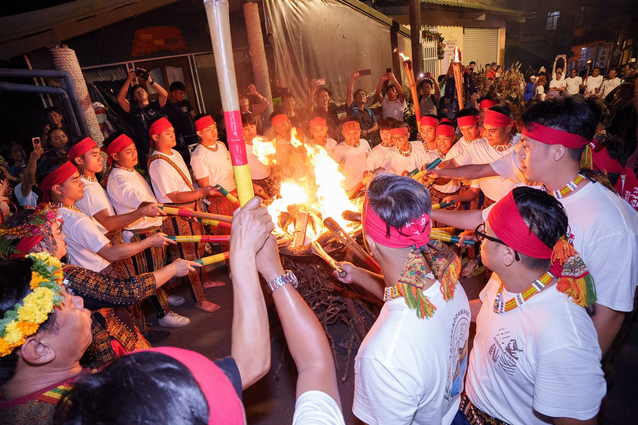 青年會領聖火開道！高雄茂林多納部落黑米季登場