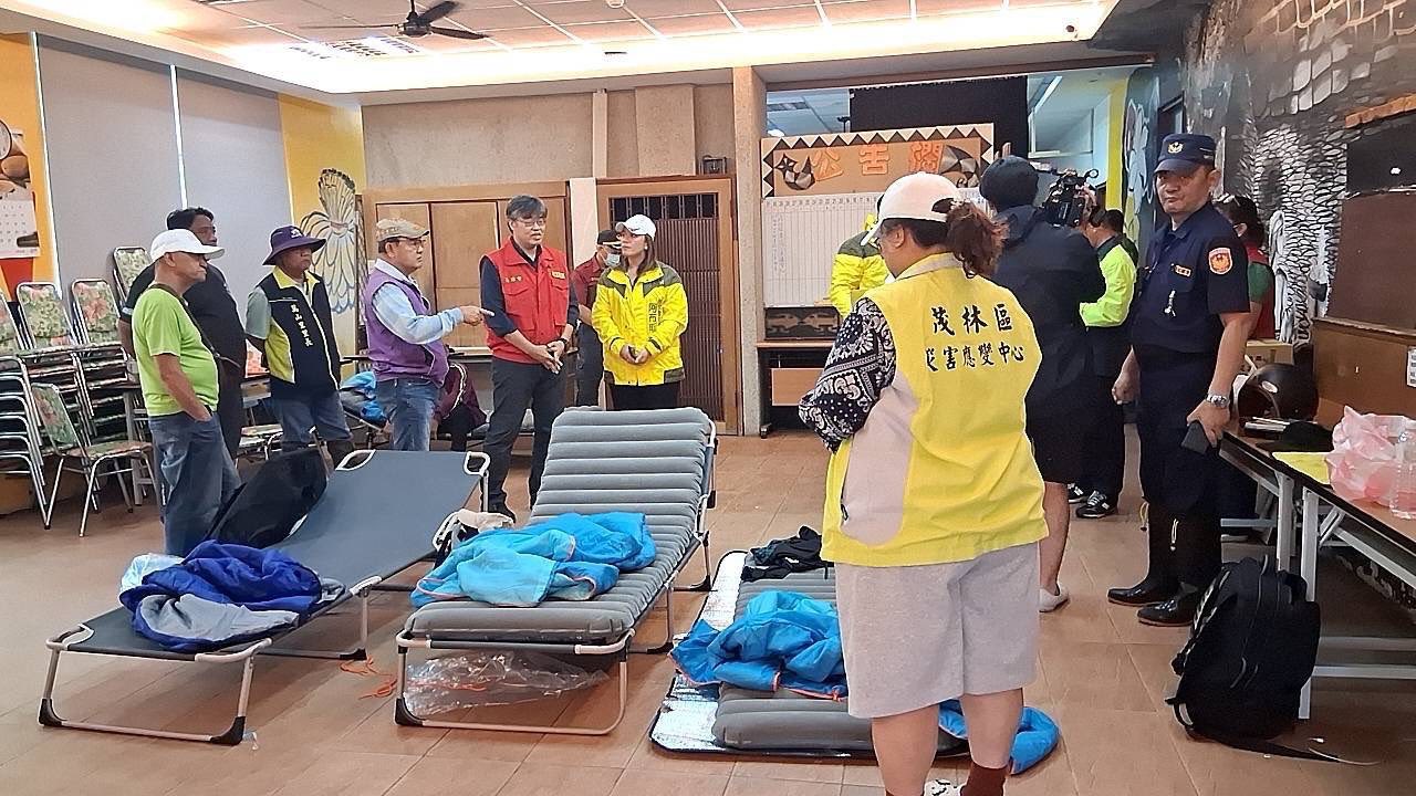 高雄3原鄉撤離千人 市府前往視察安置情形